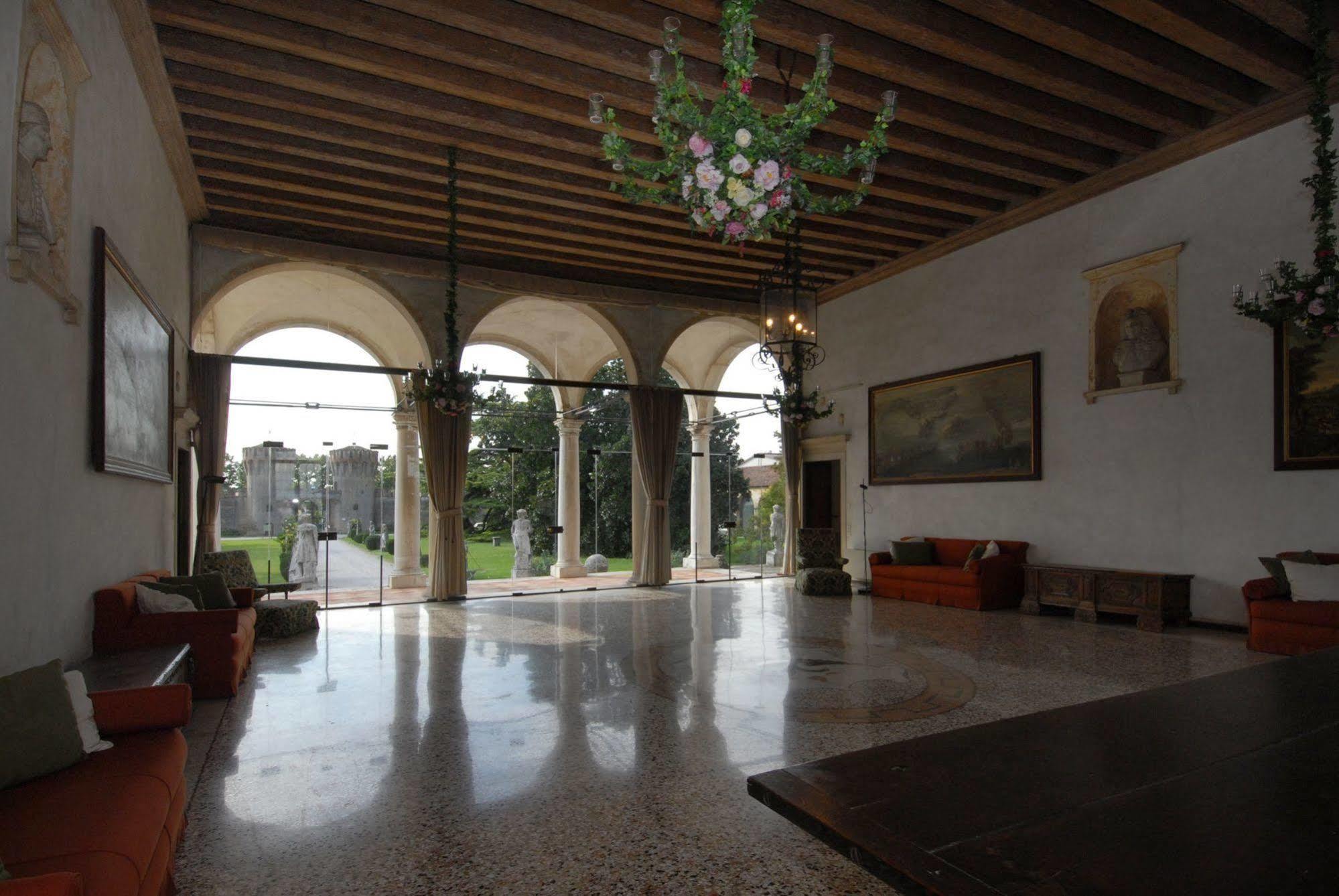 Castello Di Roncade Guest House Exterior photo